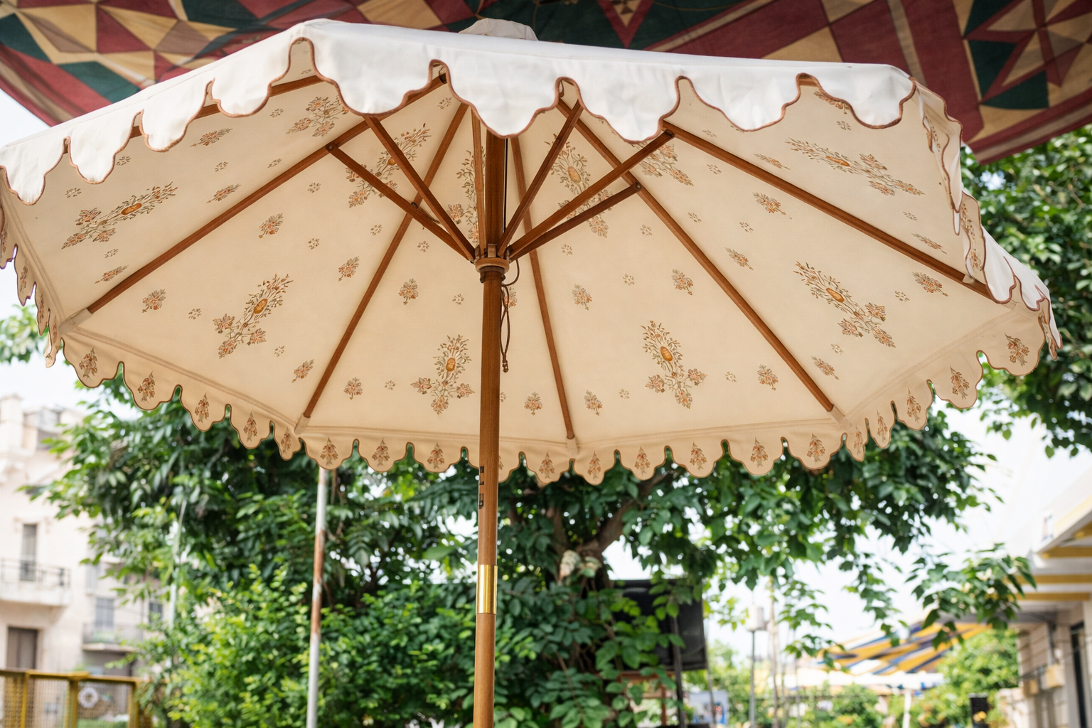 2.4 M ROYAL SUNSHADES