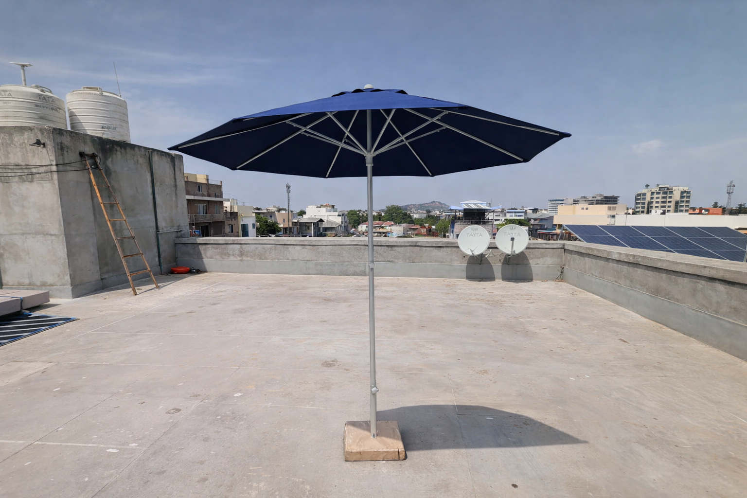 BLUE GARDEN PARASOL